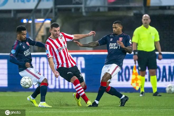 以从多个角 以从多个角